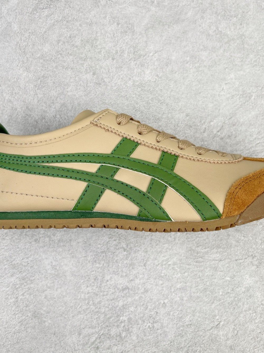 Onitsuka tiger Mexico 66 (shoe box not included)